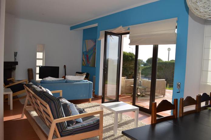 Imagen de los interiores del Hostel Blue Buddha Beach House, Ericeira. Foto 11