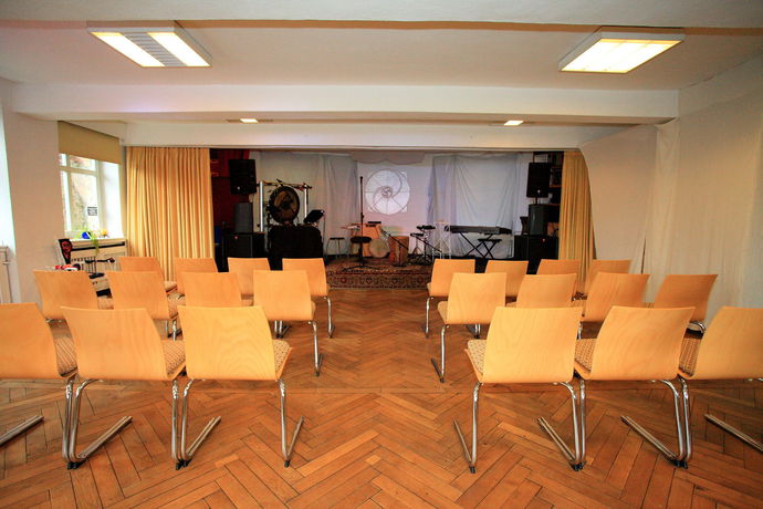 Imagen de los exteriores del Hostel Bola Kulturhostel -. Foto 11