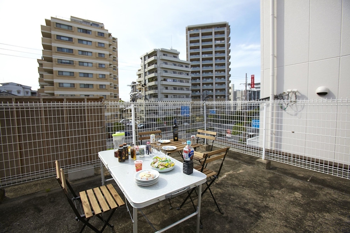 Imagen de los exteriores del Hostel Bonfire Osaka. Foto 17