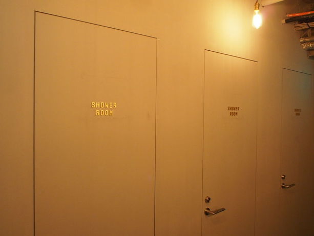 Imagen de los interiores del Hostel Book And Bed Tokyo ?. Foto 12