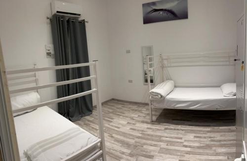 Imagen de la habitación del Hostel Bookarest Malta. Foto 13