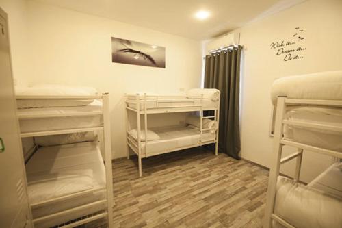 Imagen general del Hostel Bookarest Malta. Foto 6