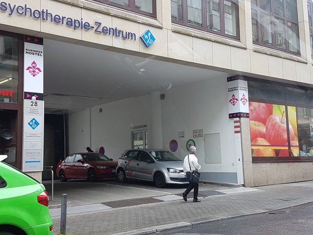 Imagen de los exteriores del Hostel Business Wiesbaden Prime. Foto 17