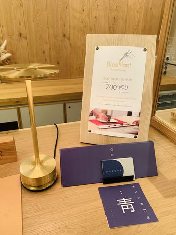 Imagen de los interiores del Hostel Cafe Minimal Our Our. Foto 18