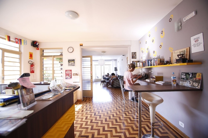 Imagen de los interiores del Hostel Caf&eacute;. Foto 13