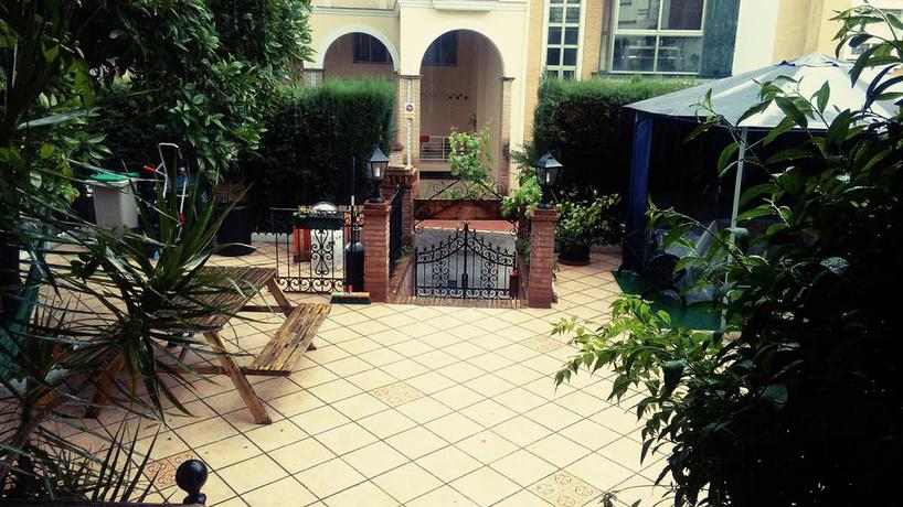 Imagen de los exteriores del Hostel Casa Babylon Backpakers. Foto 10