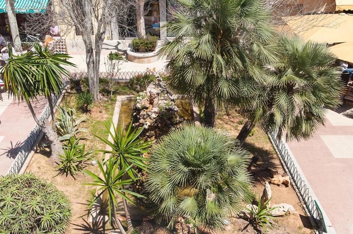 Imagen de los exteriores del Hostel Casa Esteva By Sensity. Foto 5