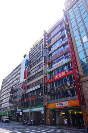 Imagen de los interiores del Hostel Cavemen Taipei Station Branch. Foto 16