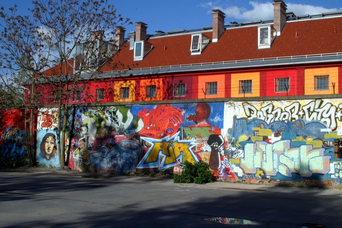 Imagen de los exteriores del Hostel Celica. Foto 8