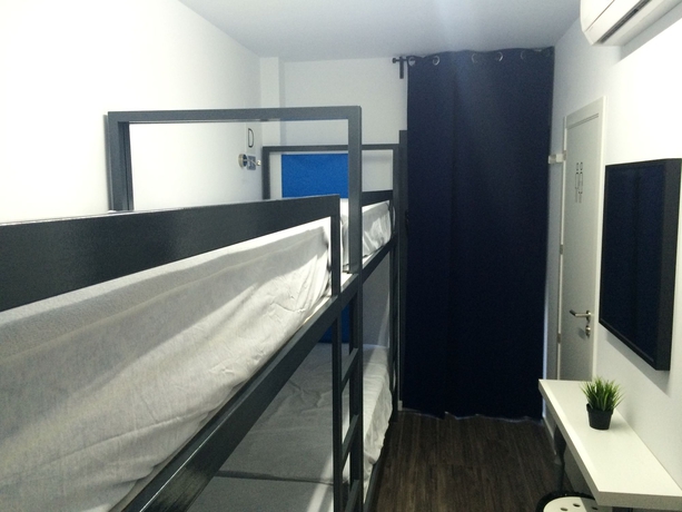 Imagen de la habitación del Hostel Chameleon, Alicante. Foto 10