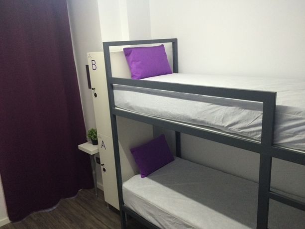 Imagen de la habitación del Hostel Chameleon, Alicante. Foto 13