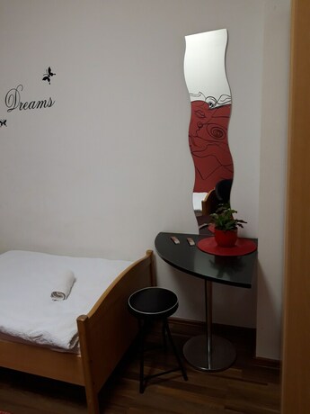 Imagen de la habitación del Hostel Chameleon, Zagreb. Foto 34