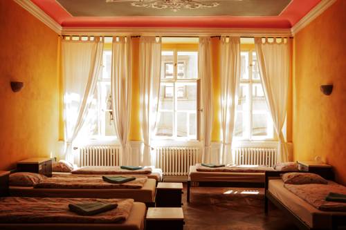 Imagen de la habitación del Hostel Charles Bridge Economic. Foto 10