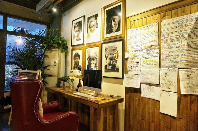 Imagen de los interiores del Hostel Chengdu Sonderia andbar-lazybones. Foto 10