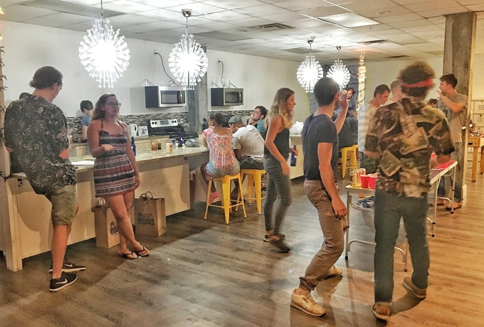 Imagen del bar/restaurante del Hostel City House New Orleans. Foto 9