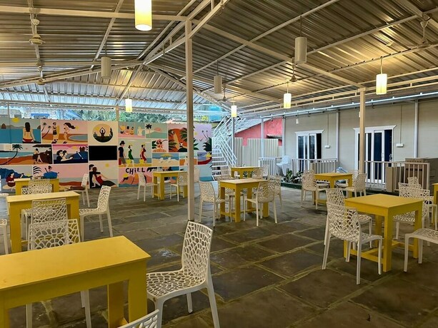 Imagen del bar/restaurante del Hostel Coco, Savantwada. Foto 14