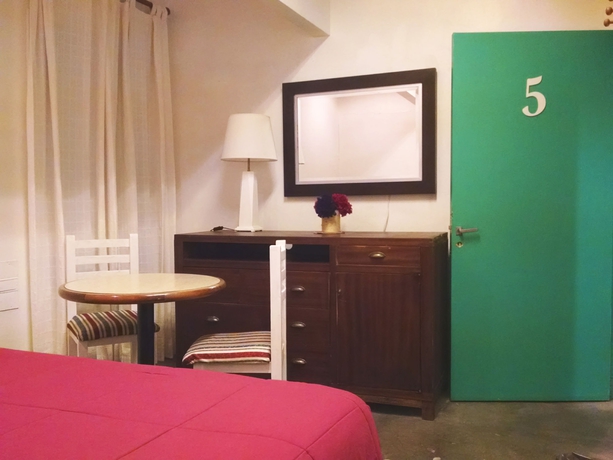 Imagen de la habitación del Hostel Colonial, Buenos Aires. Foto 13