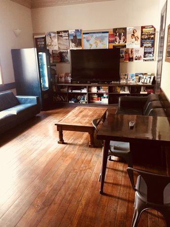 Imagen de los interiores del Hostel Coogee Beach House. Foto 18