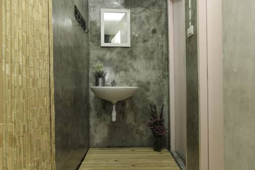 Imagen de la habitación del Hostel Coop, Bangkok. Foto 4