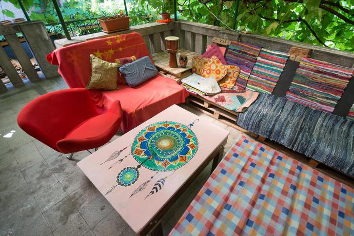 Imagen de los exteriores del Hostel Costel. Foto 5