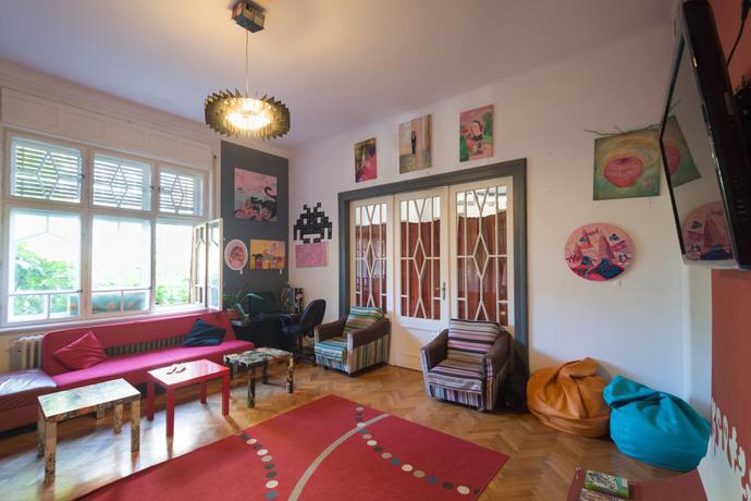 Imagen de los interiores del Hostel Costel. Foto 6