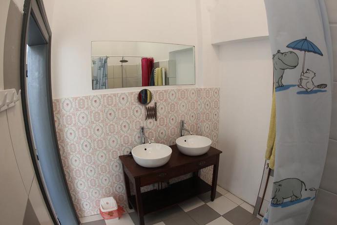 Imagen de los interiores del Hostel Costel. Foto 12