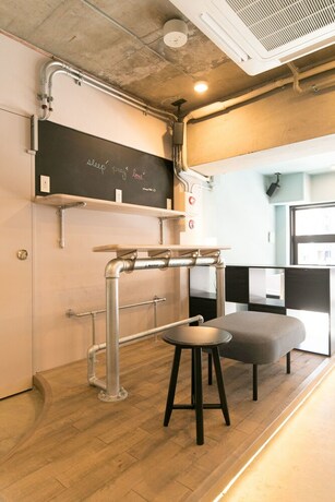 Imagen del bar/restaurante del Hostel Den. Foto 17