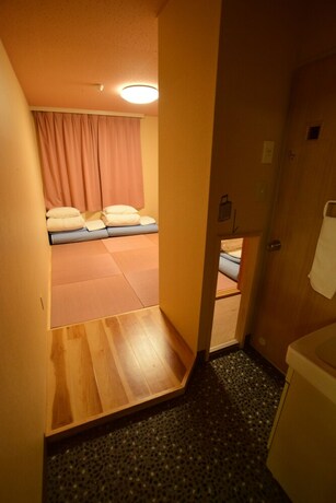 Imagen de la habitación del Hostel East Blue Kasai Tokyo. Foto 12