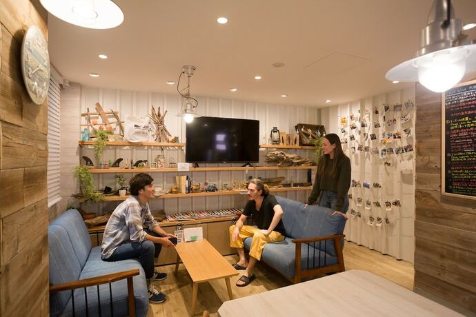Imagen de los interiores del Hostel East Blue Kasai Tokyo. Foto 19