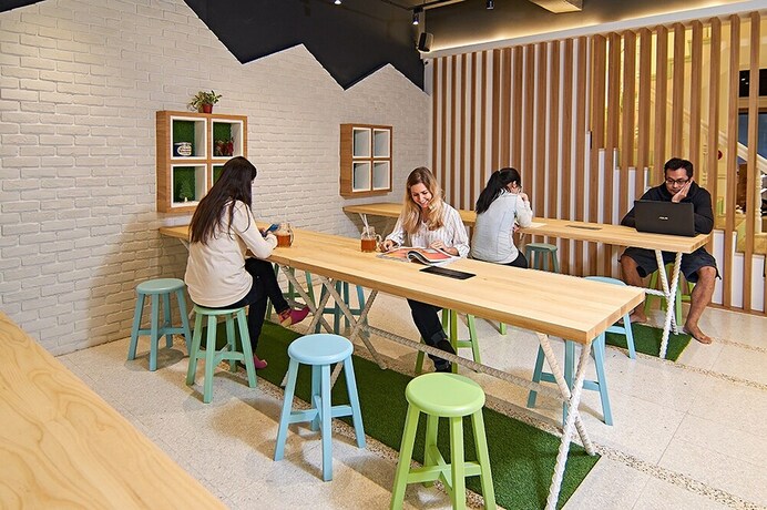 Imagen de los interiores del Hostel East, Jiaoxi. Foto 31