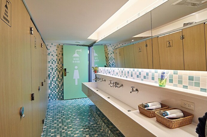 Imagen de los interiores del Hostel East, Jiaoxi. Foto 33