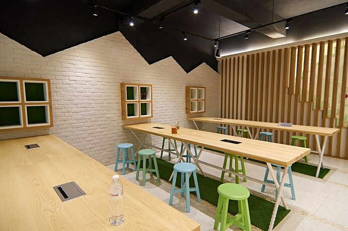 Imagen de los interiores del Hostel East, Jiaoxi. Foto 36