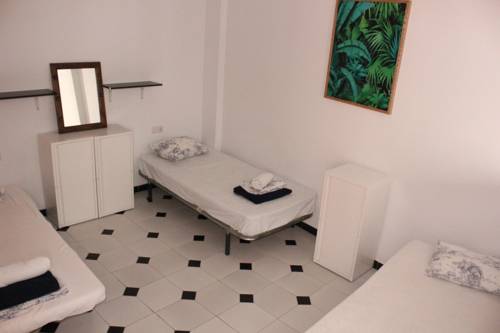 Imagen de la habitación del Hostel Easy Nerja. Foto 12