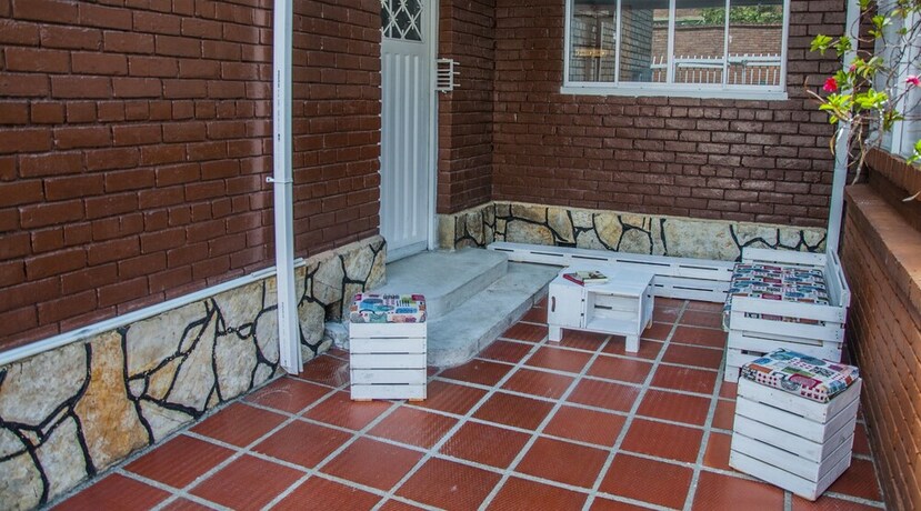 Imagen de los exteriores del Hostel El Ba&uacute;l -. Foto 28