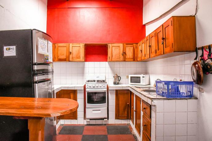 Imagen del bar/restaurante del Hostel Emily, Granada. Foto 2