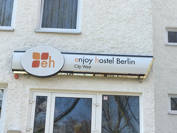 Imagen de los exteriores del Hostel Enjoy Berlin City West. Foto 14