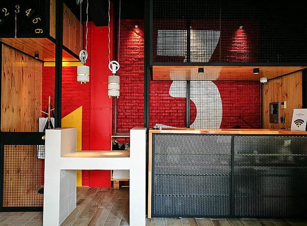 Imagen de los interiores del Hostel Far Home Bernabeu. Foto 16