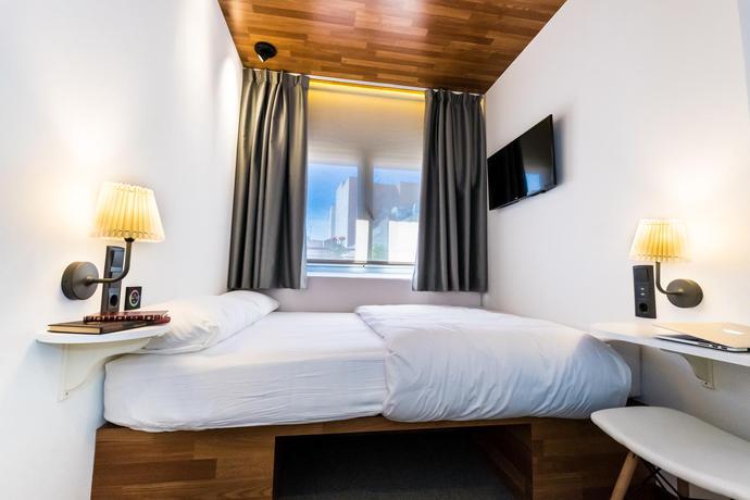 Imagen de la habitación del Hostel Far Home Bernabeu. Foto 6