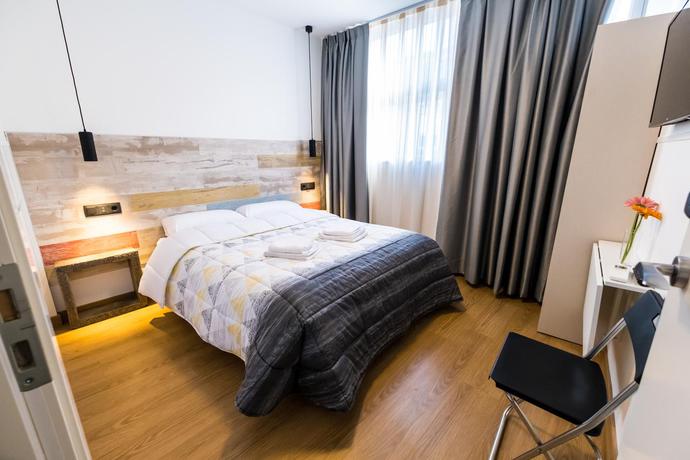 Imagen de la habitación del Hostel Far Home Bernabeu. Foto 7