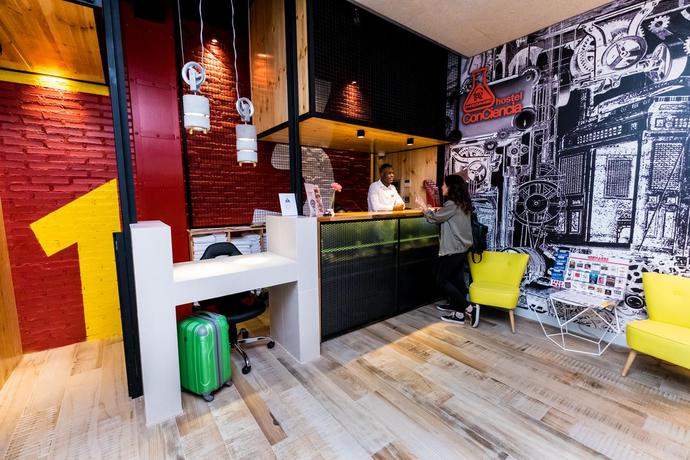 Imagen de los interiores del Hostel Far Home Bernabeu. Foto 20