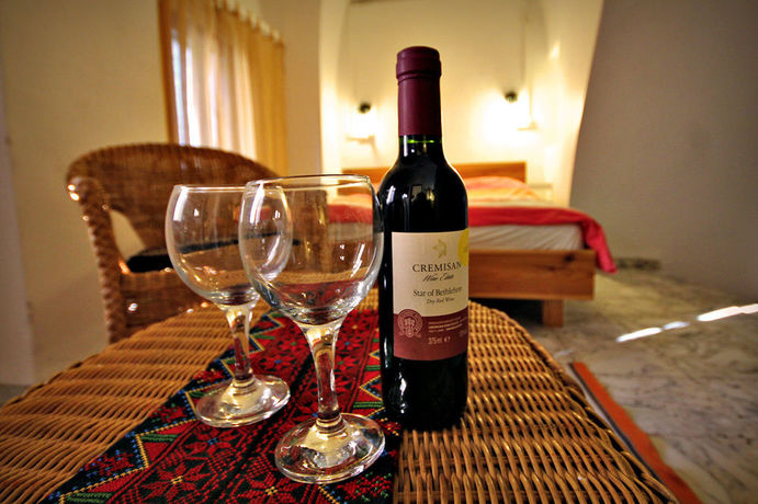 Imagen de los exteriores del Hostel Fauzi Azar By Abraham Hostels. Foto 12