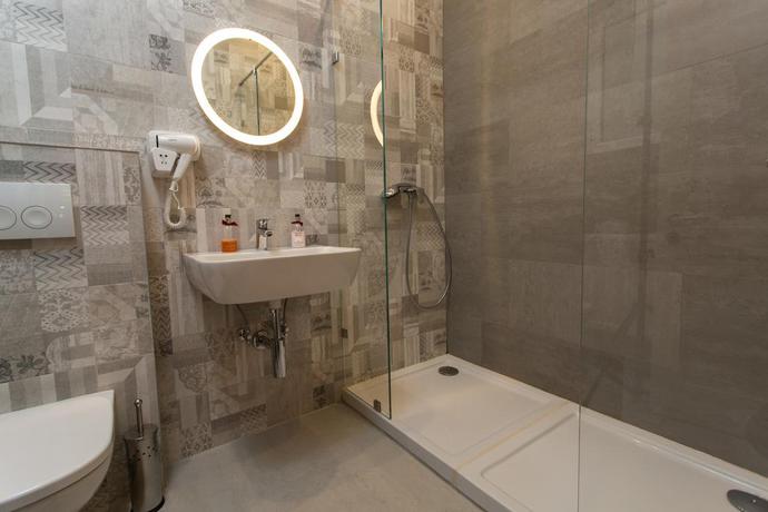 Imagen de la habitación del Hostel First Bucharest. Foto 12