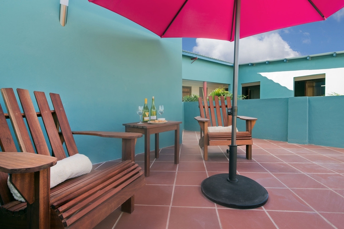 Imagen de los exteriores del Hostel First Curacao. Foto 4