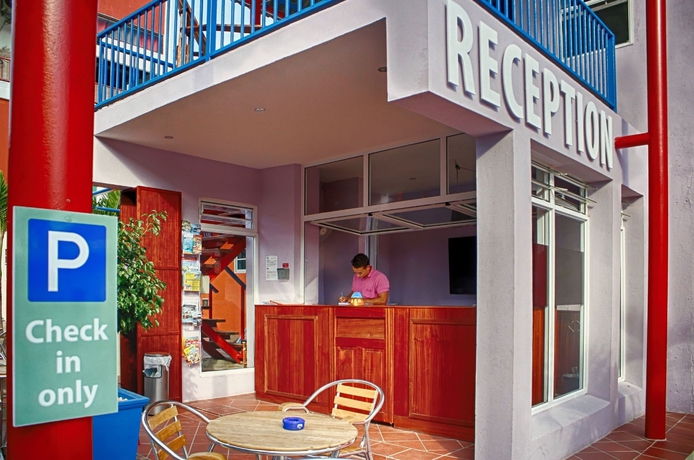 Imagen de los interiores del Hostel First Curacao. Foto 8