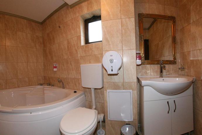 Imagen de los interiores del Hostel Flamingo, Pitesti. Foto 8