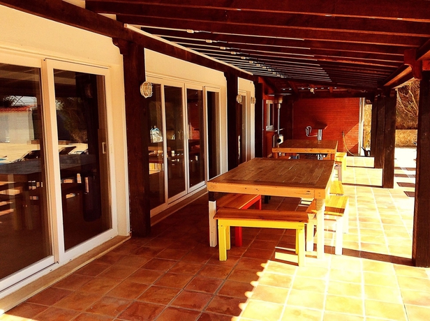 Imagen de los exteriores del Hostel Freesurf Camp and. Foto 7