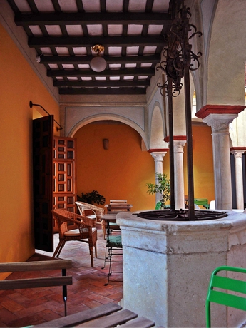 Imagen de los interiores del Hostel Frenteabastos And Suites. Foto 8