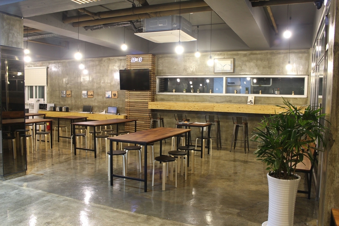 Imagen del bar/restaurante del Hostel G House Mini and Guest House -. Foto 11