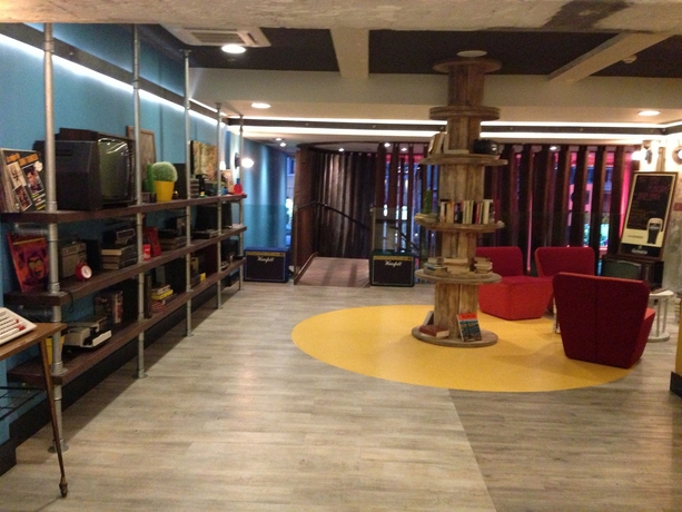 Imagen de los interiores del Hostel Generator Barcelona. Foto 15