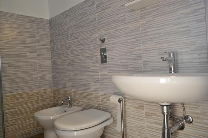 Imagen de los interiores del Hostel Gloria, Mil&aacute;n. Foto 6